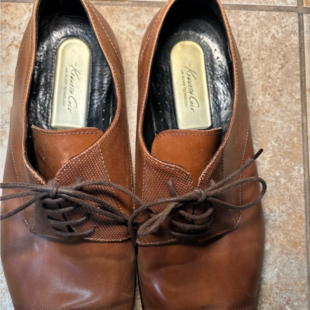 Kenneth Cole Tan Leather Oxfords - Picture 2 of 6